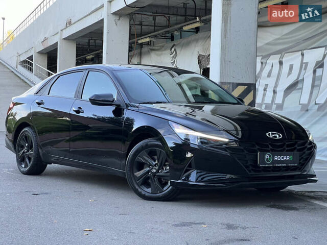 Чорний Хендай Елантра, об'ємом двигуна 2 л та пробігом 90 тис. км за 17500 $, фото 1 на Automoto.ua