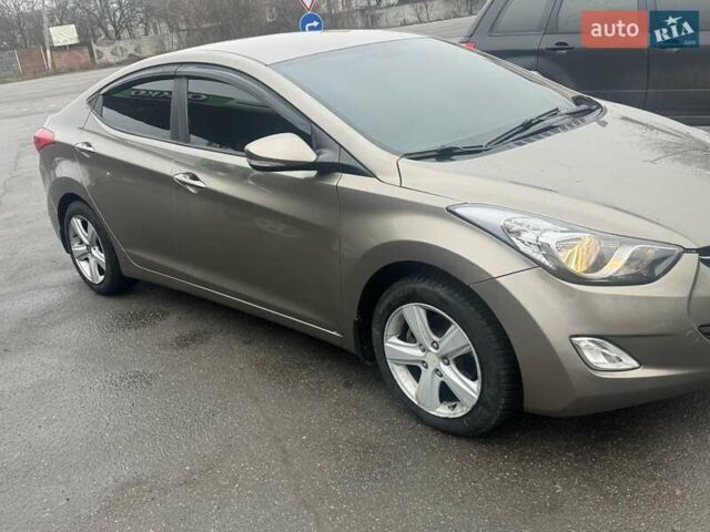 Коричневый Хендай Элантра, объемом двигателя 1.8 л и пробегом 170 тыс. км за 8200 $, фото 1 на Automoto.ua