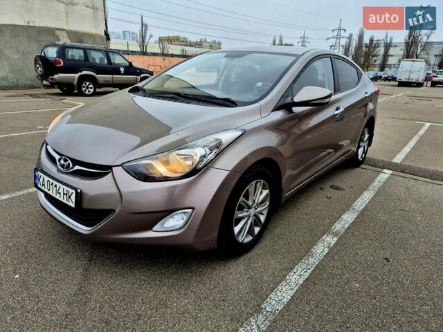 Коричневый Хендай Элантра, объемом двигателя 1.6 л и пробегом 265 тыс. км за 8100 $, фото 1 на Automoto.ua