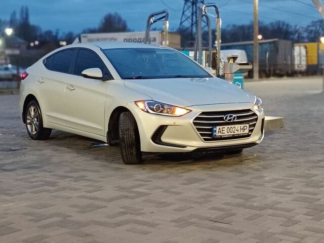 Коричневий Хендай Елантра, об'ємом двигуна 2 л та пробігом 120 тис. км за 10999 $, фото 1 на Automoto.ua