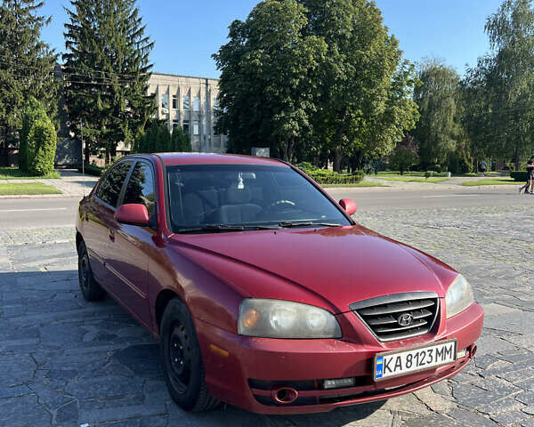 Красный Хендай Элантра, объемом двигателя 2 л и пробегом 380 тыс. км за 2800 $, фото 1 на Automoto.ua