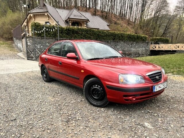 Красный Хендай Элантра, объемом двигателя 1.6 л и пробегом 240 тыс. км за 1500 $, фото 1 на Automoto.ua