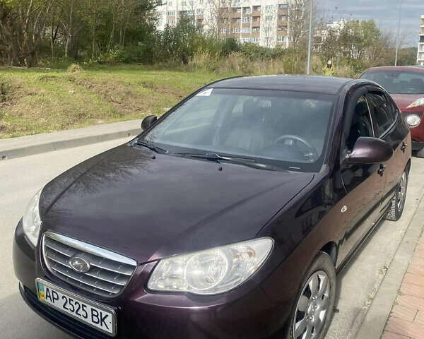 Красный Хендай Элантра, объемом двигателя 1.59 л и пробегом 133 тыс. км за 7600 $, фото 1 на Automoto.ua