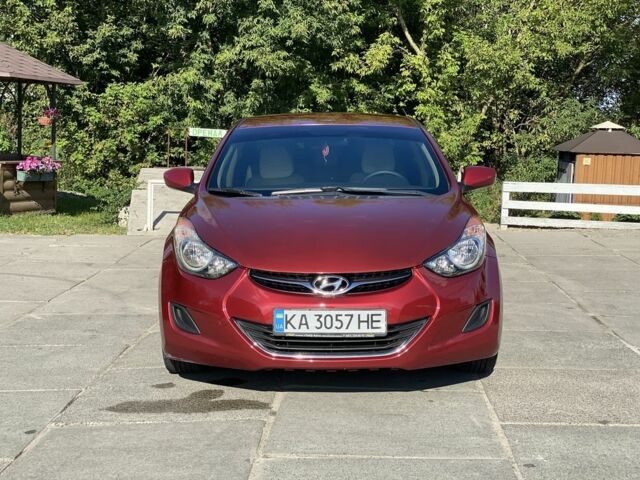 Красный Хендай Элантра, объемом двигателя 1.8 л и пробегом 300 тыс. км за 7899 $, фото 1 на Automoto.ua