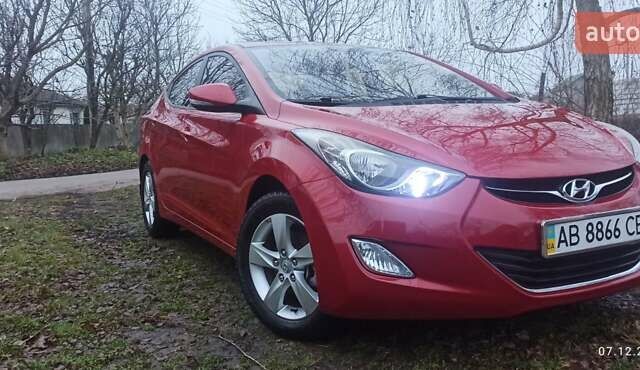 Красный Хендай Элантра, объемом двигателя 1.59 л и пробегом 46 тыс. км за 10700 $, фото 1 на Automoto.ua