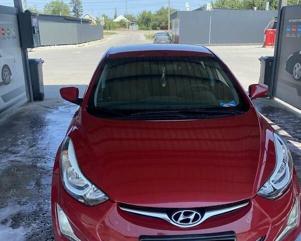 Красный Хендай Элантра, объемом двигателя 1.8 л и пробегом 300 тыс. км за 9500 $, фото 1 на Automoto.ua