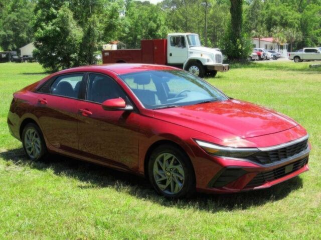 Червоний Хендай Елантра, об'ємом двигуна 2 л та пробігом 28 тис. км за 9600 $, фото 1 на Automoto.ua