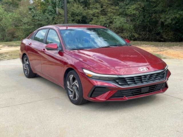 Хендай Элантра 2024 в Житомире на Automoto.ua Красный Хендай Элантра, объемом двигателя 2 л и пробегом 14 тыс. км за 9600 $, фото 1 на Automoto.ua