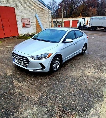 Хендай Элантра, объемом двигателя 2 л и пробегом 225 тыс. км за 10500 $, фото 1 на Automoto.ua