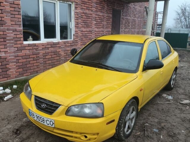 Желтый Хендай Элантра, объемом двигателя 1.6 л и пробегом 150 тыс. км за 2957 $, фото 1 на Automoto.ua