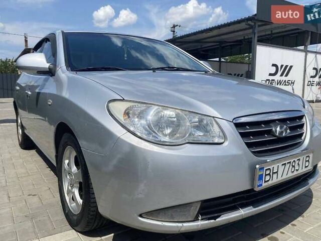 Серый Хендай Элантра, объемом двигателя 1.98 л и пробегом 200 тыс. км за 4000 $, фото 1 на Automoto.ua