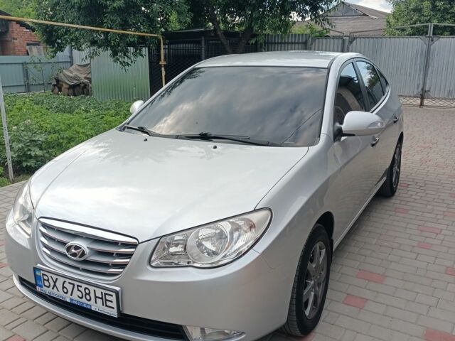 Серый Хендай Элантра, объемом двигателя 1.6 л и пробегом 162 тыс. км за 5650 $, фото 1 на Automoto.ua