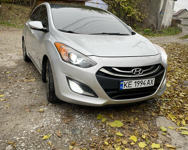 Серый Хендай Элантра, объемом двигателя 1.8 л и пробегом 115 тыс. км за 10500 $, фото 1 на Automoto.ua