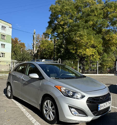 Серый Хендай Элантра, объемом двигателя 2 л и пробегом 100 тыс. км за 8800 $, фото 1 на Automoto.ua