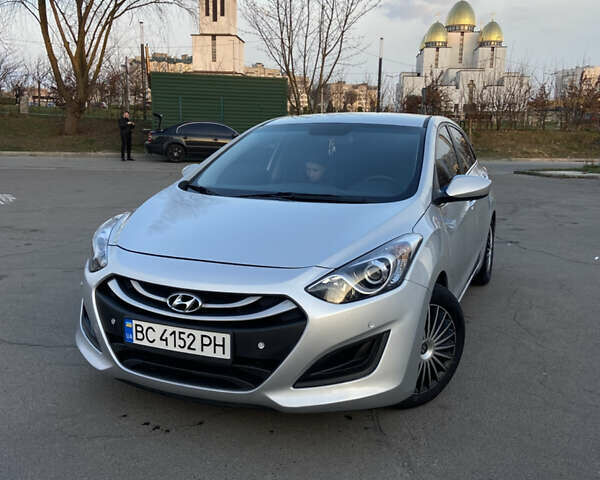 Сірий Хендай Елантра, об'ємом двигуна 2 л та пробігом 68 тис. км за 9900 $, фото 1 на Automoto.ua