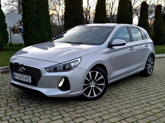 Сірий Хендай Елантра, об'ємом двигуна 2 л та пробігом 86 тис. км за 9999 $, фото 1 на Automoto.ua