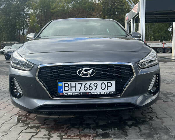 Серый Хендай Элантра, объемом двигателя 1.6 л и пробегом 42 тыс. км за 14500 $, фото 1 на Automoto.ua