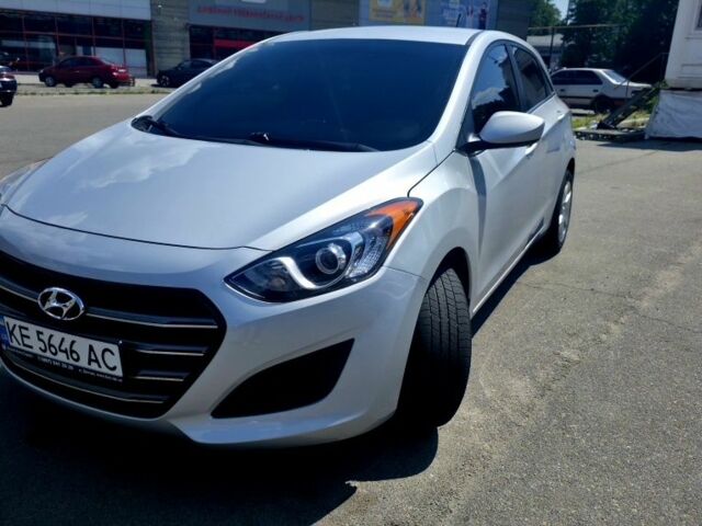 Серый Хендай Элантра, объемом двигателя 2 л и пробегом 160 тыс. км за 10500 $, фото 1 на Automoto.ua