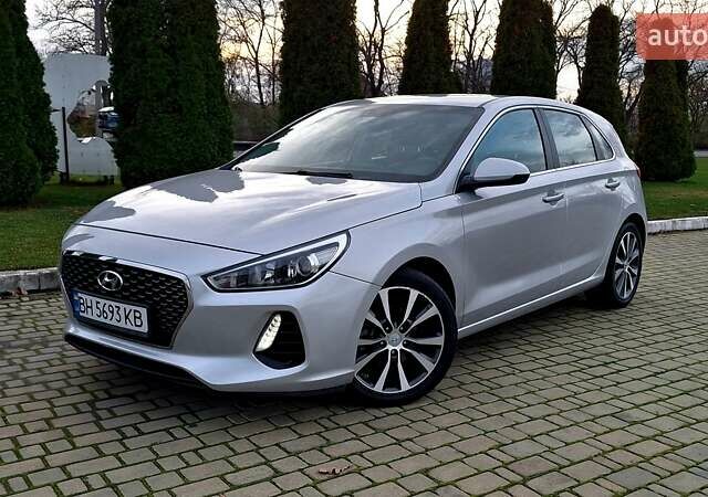 Серый Хендай Элантра, объемом двигателя 2 л и пробегом 86 тыс. км за 9999 $, фото 1 на Automoto.ua