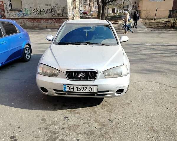 Серый Хендай Элантра, объемом двигателя 2 л и пробегом 167 тыс. км за 3200 $, фото 1 на Automoto.ua