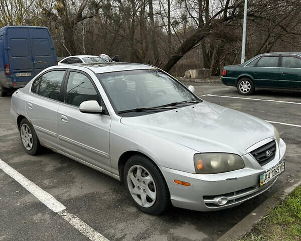 Сірий Хендай Елантра, об'ємом двигуна 2 л та пробігом 280 тис. км за 2500 $, фото 1 на Automoto.ua