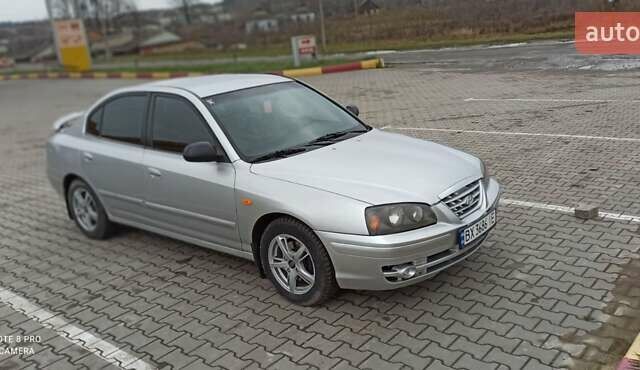 Серый Хендай Элантра, объемом двигателя 1.6 л и пробегом 200 тыс. км за 4000 $, фото 1 на Automoto.ua