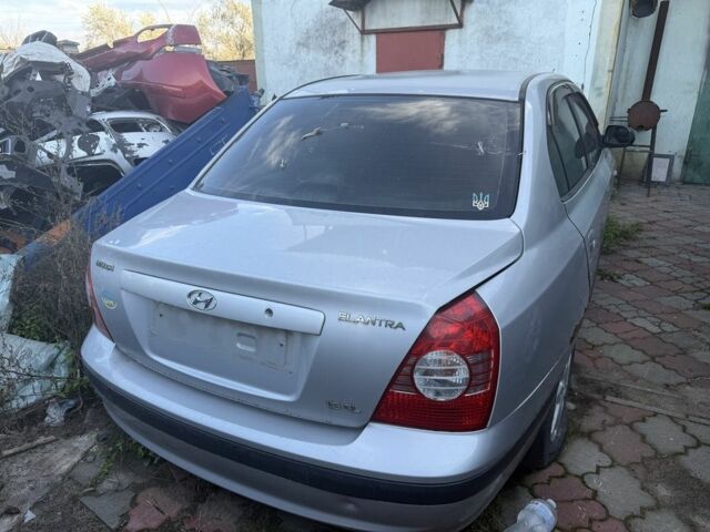 Серый Хендай Элантра, объемом двигателя 1.6 л и пробегом 200 тыс. км за 900 $, фото 1 на Automoto.ua