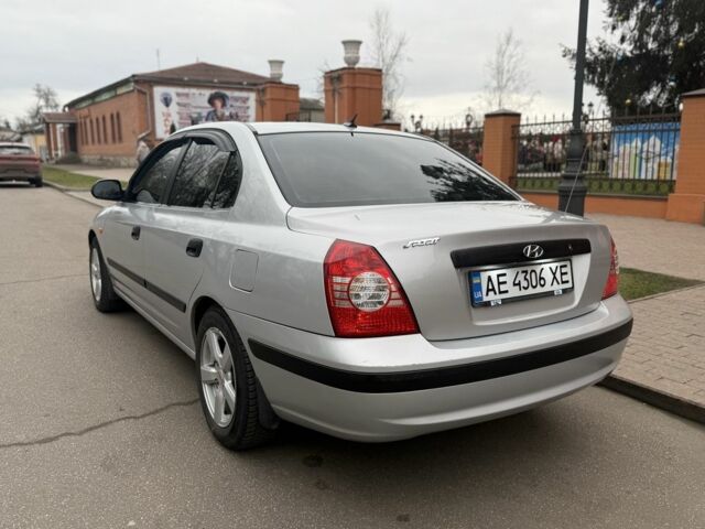 Серый Хендай Элантра, объемом двигателя 1.6 л и пробегом 200 тыс. км за 3999 $, фото 1 на Automoto.ua
