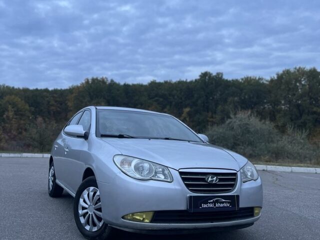 Сірий Хендай Елантра, об'ємом двигуна 1.6 л та пробігом 305 тис. км за 3800 $, фото 1 на Automoto.ua