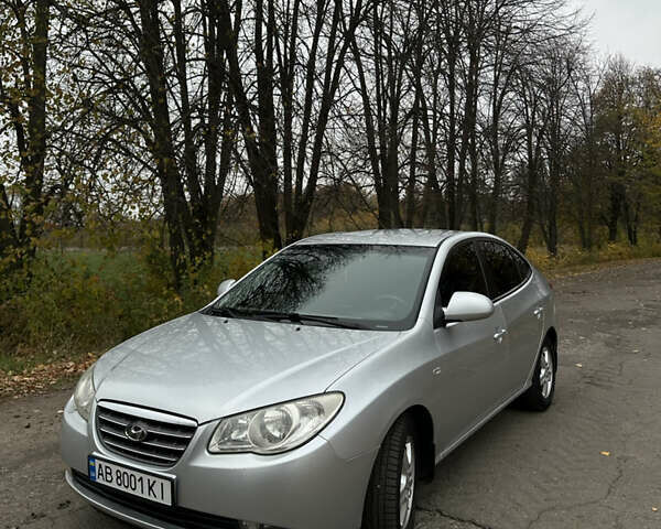 Сірий Хендай Елантра, об'ємом двигуна 1.6 л та пробігом 270 тис. км за 4750 $, фото 1 на Automoto.ua