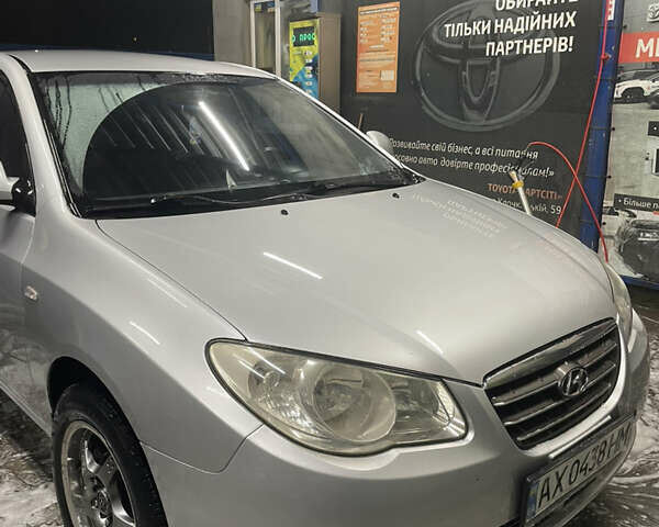 Серый Хендай Элантра, объемом двигателя 1.6 л и пробегом 260 тыс. км за 6000 $, фото 1 на Automoto.ua