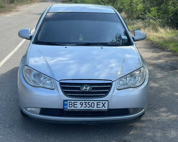 Сірий Хендай Елантра, об'ємом двигуна 1.59 л та пробігом 340 тис. км за 4850 $, фото 1 на Automoto.ua