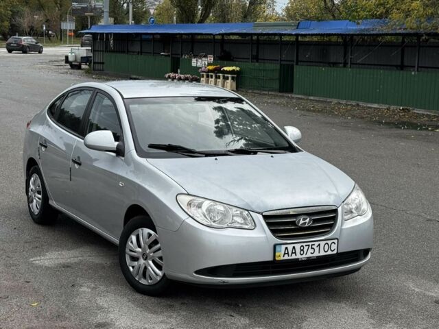 Сірий Хендай Елантра, об'ємом двигуна 1.6 л та пробігом 240 тис. км за 4500 $, фото 1 на Automoto.ua