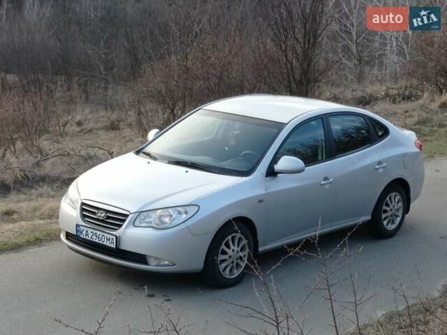 Сірий Хендай Елантра, об'ємом двигуна 1.59 л та пробігом 277 тис. км за 5000 $, фото 1 на Automoto.ua