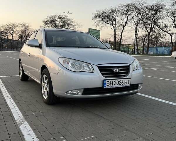 Серый Хендай Элантра, объемом двигателя 1.6 л и пробегом 159 тыс. км за 6150 $, фото 1 на Automoto.ua