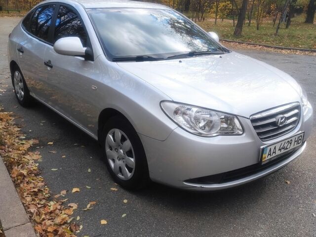 Серый Хендай Элантра, объемом двигателя 1.6 л и пробегом 90 тыс. км за 6500 $, фото 1 на Automoto.ua