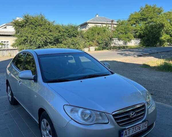 Серый Хендай Элантра, объемом двигателя 1.59 л и пробегом 210 тыс. км за 5500 $, фото 1 на Automoto.ua