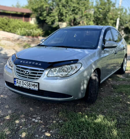 Сірий Хендай Елантра, об'ємом двигуна 1.59 л та пробігом 178 тис. км за 7500 $, фото 1 на Automoto.ua