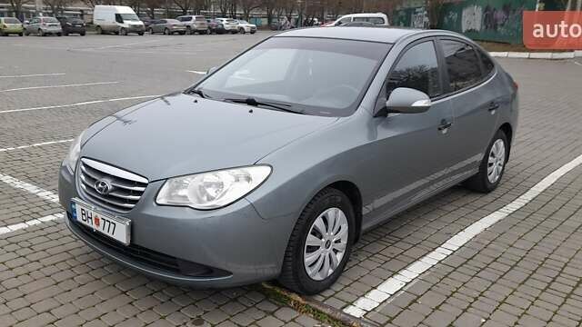 Серый Хендай Элантра, объемом двигателя 1.6 л и пробегом 162 тыс. км за 6700 $, фото 1 на Automoto.ua