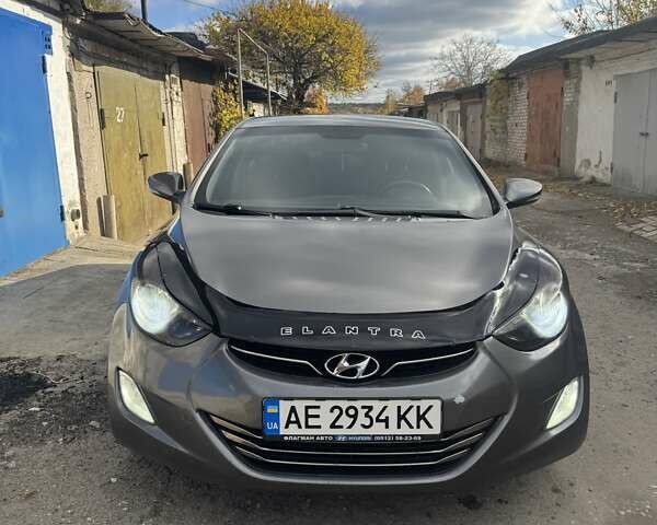 Серый Хендай Элантра, объемом двигателя 1.8 л и пробегом 205 тыс. км за 7500 $, фото 1 на Automoto.ua