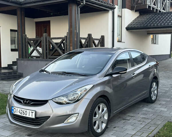 Серый Хендай Элантра, объемом двигателя 1.59 л и пробегом 238 тыс. км за 7800 $, фото 1 на Automoto.ua