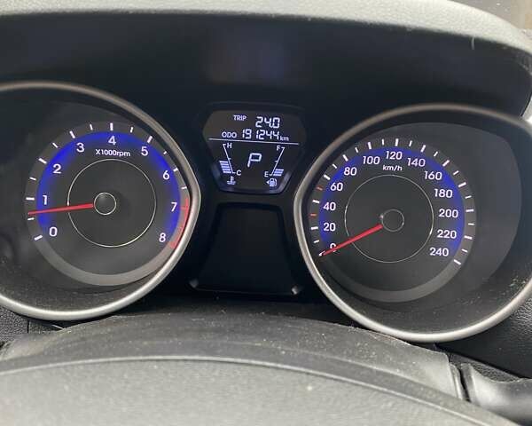 Хендай Элантра 2012 в Днепре (Днепропетровске) на Automoto.ua Серый Хендай Элантра, объемом двигателя 1.8 л и пробегом 194 тыс. км за 8300 $, фото 1 на Automoto.ua