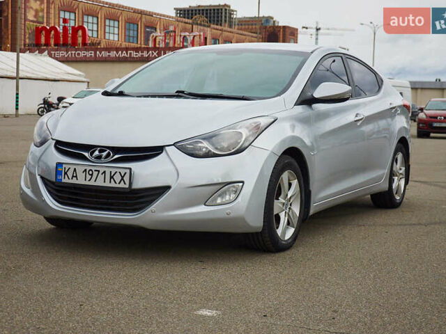 Сірий Хендай Елантра, об'ємом двигуна 1.59 л та пробігом 225 тис. км за 9500 $, фото 1 на Automoto.ua