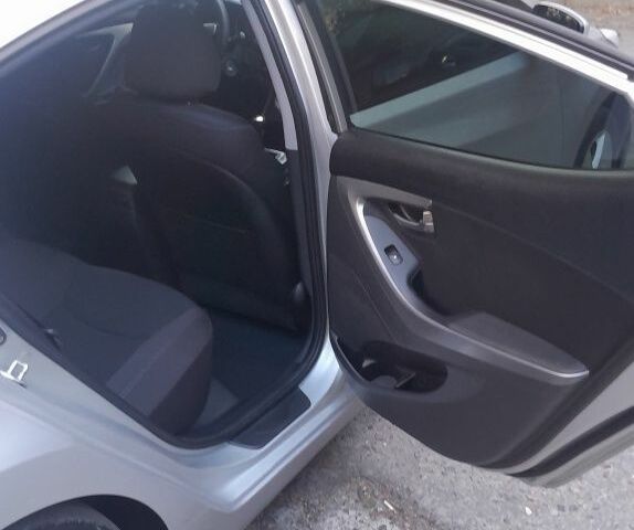 Сірий Хендай Елантра, об'ємом двигуна 1.8 л та пробігом 180 тис. км за 9000 $, фото 1 на Automoto.ua