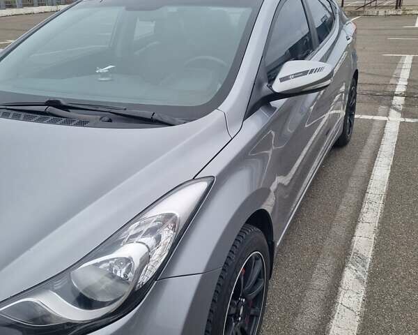 Сірий Хендай Елантра, об'ємом двигуна 1.8 л та пробігом 271 тис. км за 7800 $, фото 1 на Automoto.ua