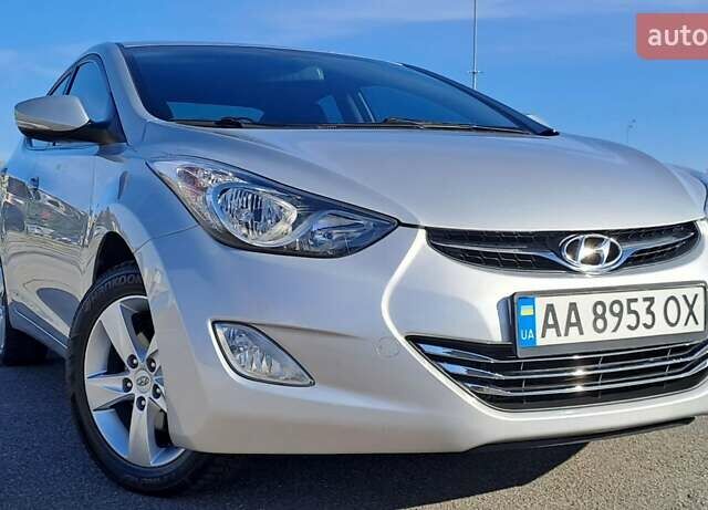 Серый Хендай Элантра, объемом двигателя 1.8 л и пробегом 143 тыс. км за 9300 $, фото 1 на Automoto.ua