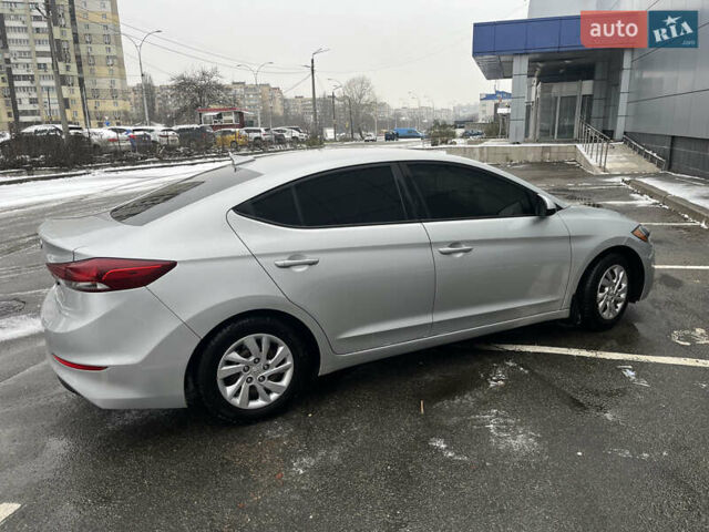 Серый Хендай Элантра, объемом двигателя 2 л и пробегом 190 тыс. км за 10500 $, фото 1 на Automoto.ua