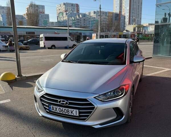 Серый Хендай Элантра, объемом двигателя 2 л и пробегом 149 тыс. км за 11500 $, фото 1 на Automoto.ua