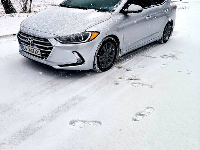 Серый Хендай Элантра, объемом двигателя 2 л и пробегом 900 тыс. км за 12200 $, фото 1 на Automoto.ua