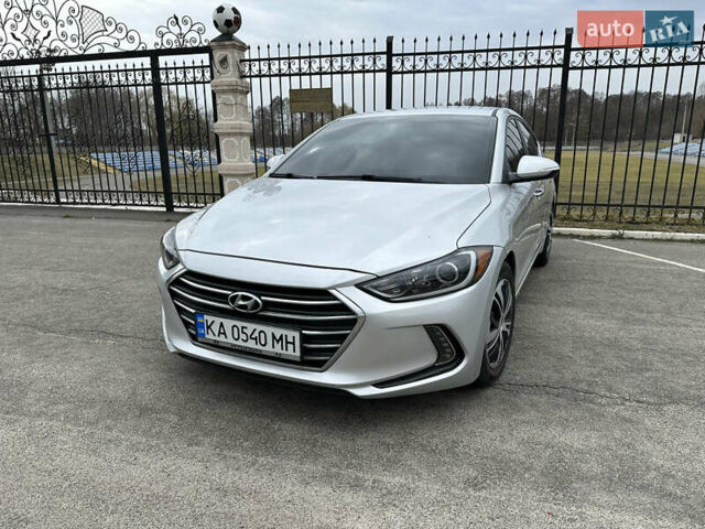 Сірий Хендай Елантра, об'ємом двигуна 2 л та пробігом 125 тис. км за 11900 $, фото 1 на Automoto.ua